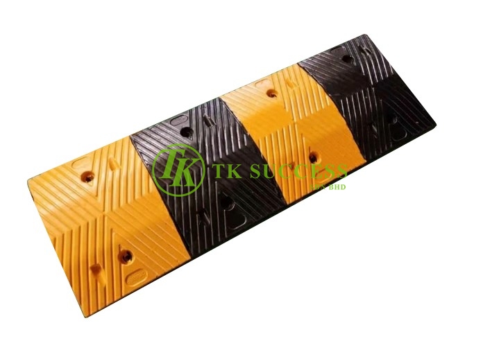 Rubber Speed Road Hump 1 Meter