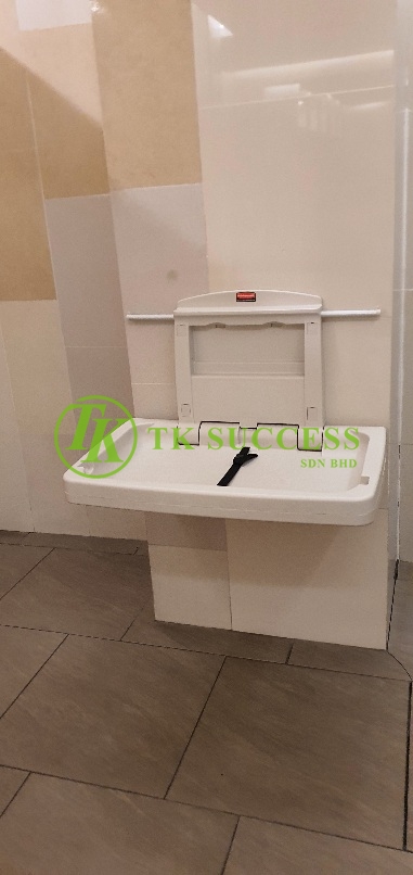 Rubbermaid Baby Changing Station